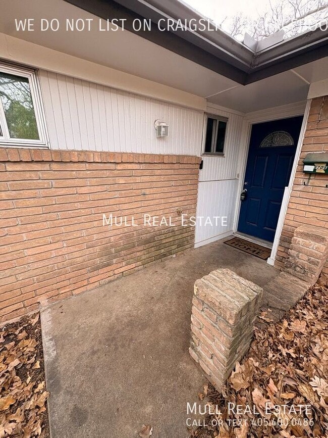 Photo - 5704 NW 33rd St