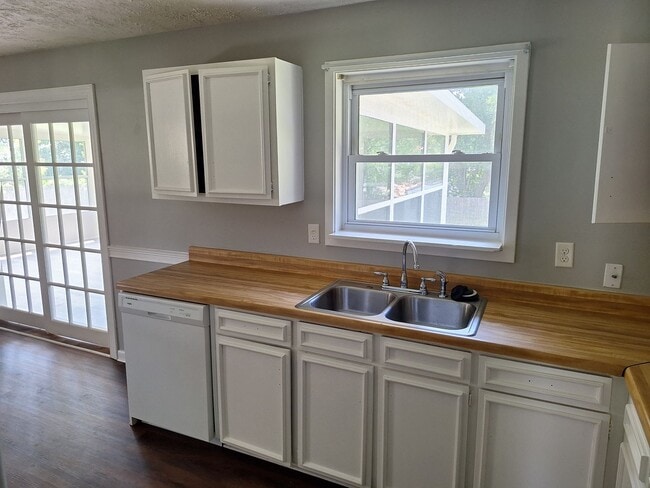 Photo - 873 Baxley Way