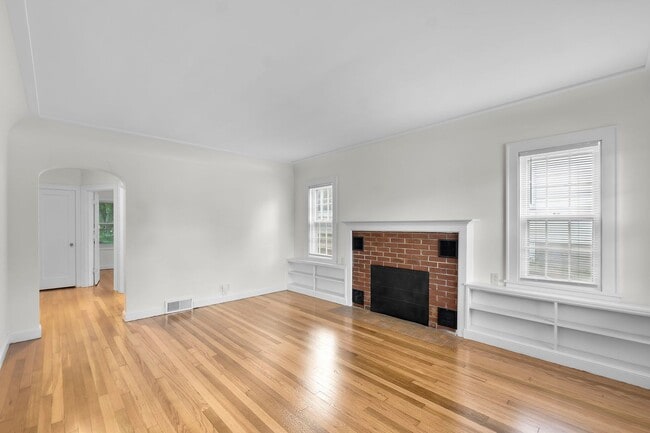 Photo - 707 W Main St