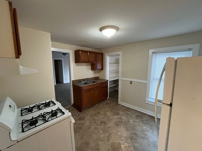 Photo - 60 Archibald St Unit Apt B