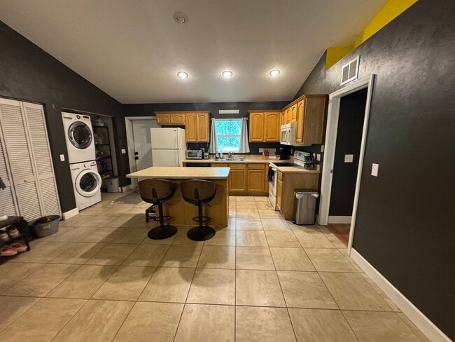 Photo - 4/2 Minutes from UF