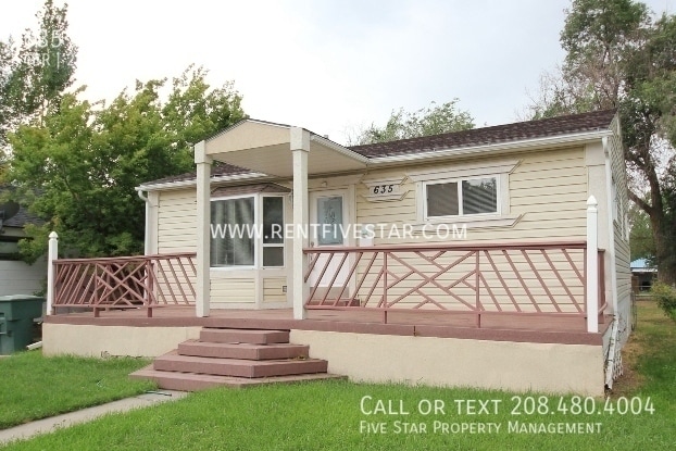 Photo - 635 N 13th Ave House