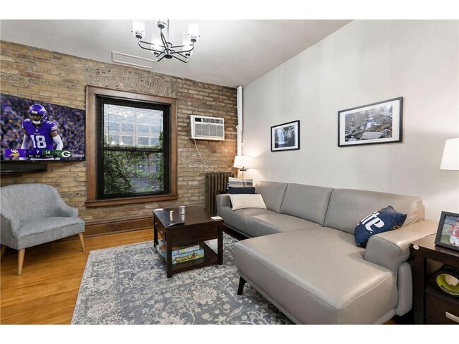 Building Photo - 1204 Harmon Pl Unit 11