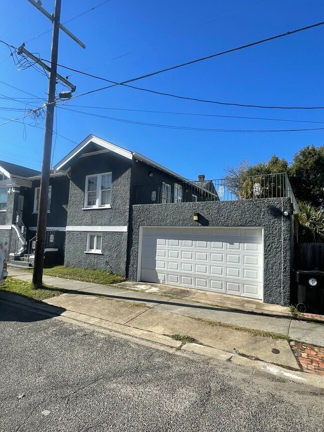 Building Photo - Gorgeous 3BD in Midcity, with a Garage and Large Deck/Terrace Unit 227-A