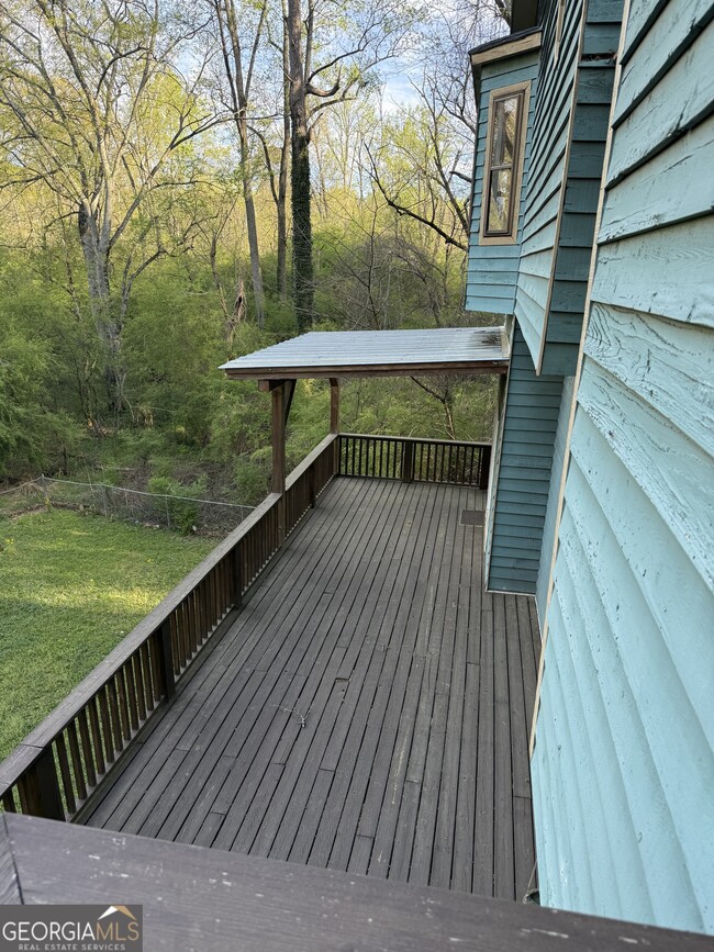 Photo - 82 Geraldine Dr SE