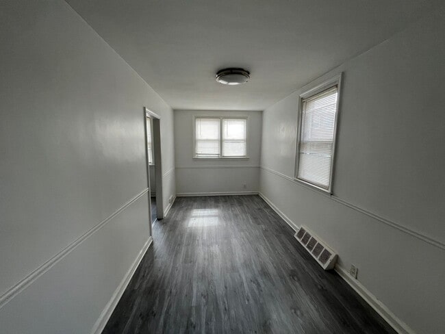 Photo - 7129 Large St