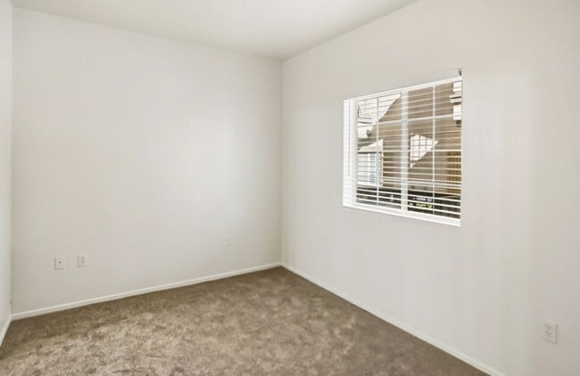 Photo - 4 Bed and 4 Bath Townhome In Gated North L...