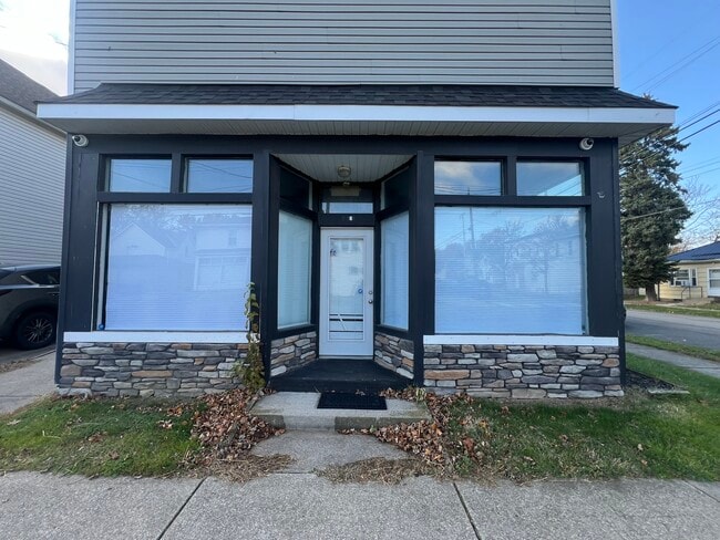 Building Photo - 402 Cascade St Unit B