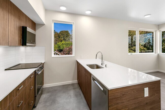 Photo - Fremont View: Modern Classic Collection