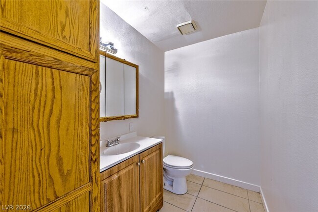 Photo - 7030 Burcot Ave Unidad K113