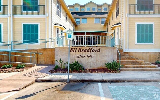 Building Photo - 811 Bradford Ave Unit 6B Rental