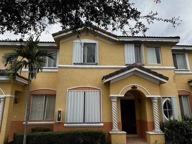 Building Photo - 2452 SE 14th Ave