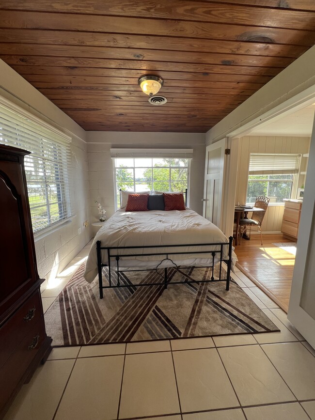 Building Photo - 8330 Honolulu Dr Unit 2