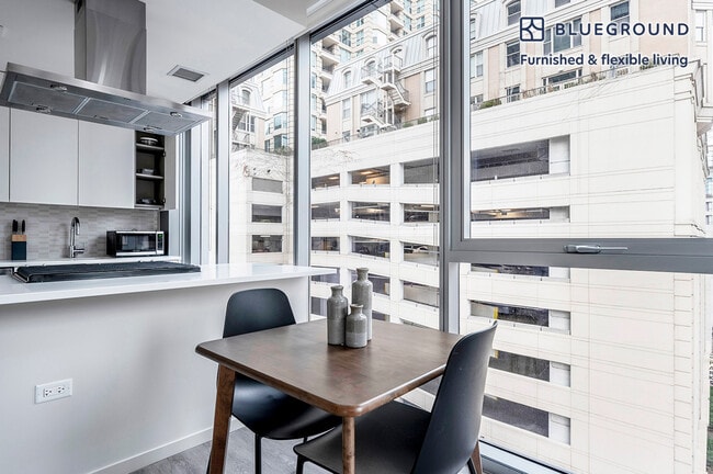 8 E Huron St Unidad SI FL8-ID838