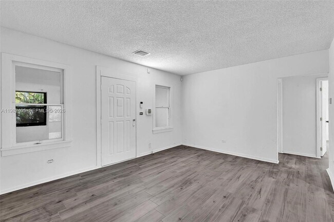 Photo - 118 NW 44th St