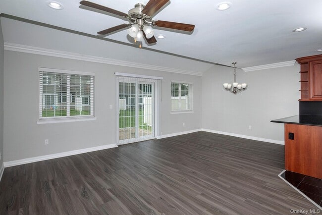 3705 Townehouse Dr Unit 3705