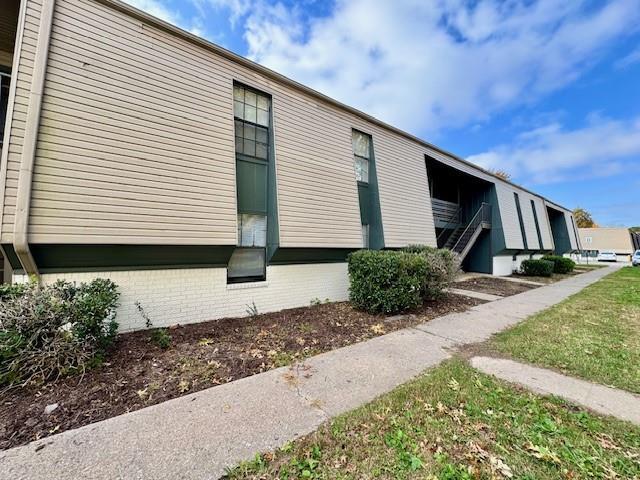 Building Photo - 1701 S West End St Unit 63