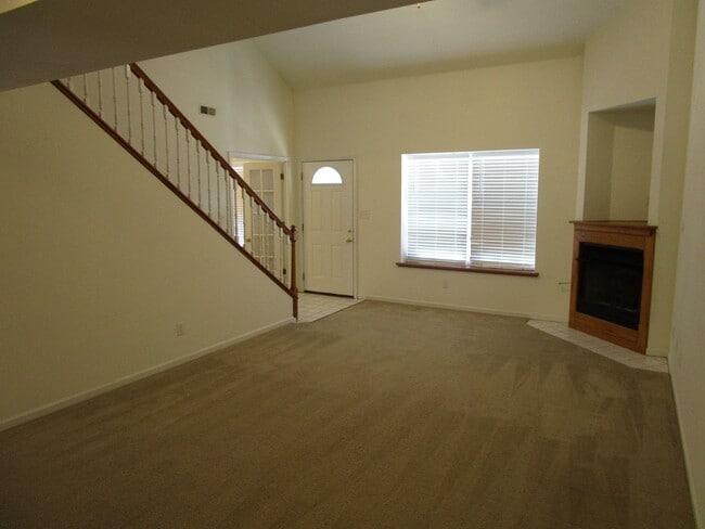 Photo - 1725-1727-1727 Louise Cir