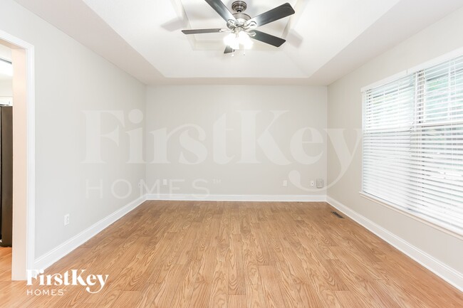 Photo - 308 Oak St