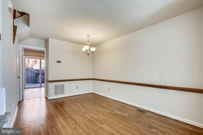 Photo - 510 Colecroft Ct