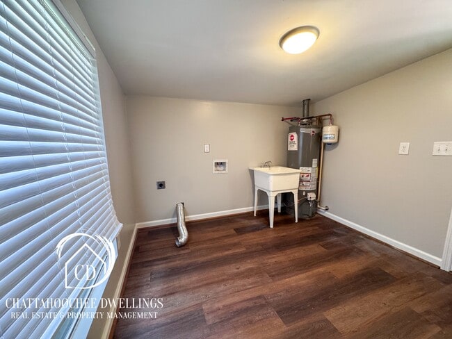 Photo - 6625 Charter Oaks Cir