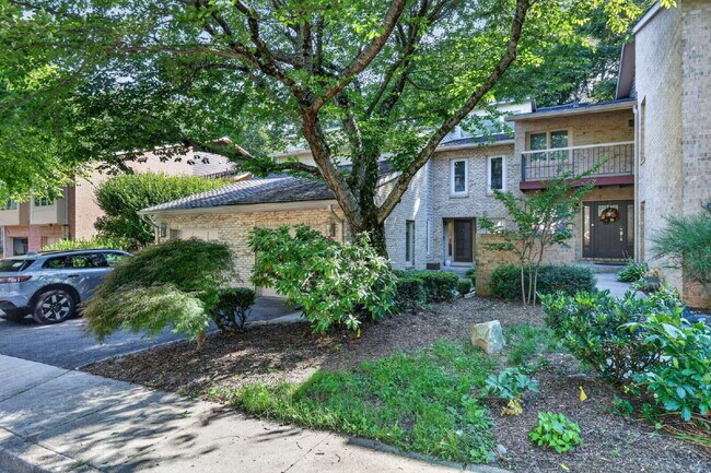 Photo - Elegant & Spacious Contemporary Townhome in Serene Potomac Enclave