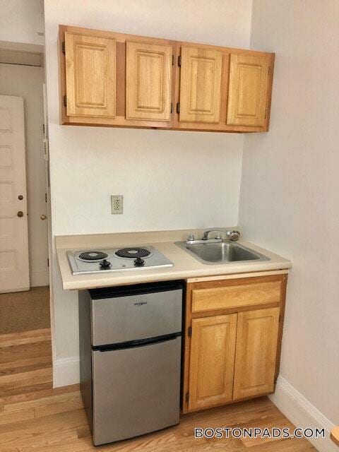 Building Photo - 1061 Beacon St Rental