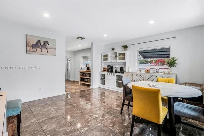 Building Photo - 7211 NW 76th St