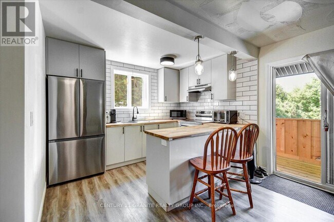 Photo - 2289 Loop Rd Unité 4