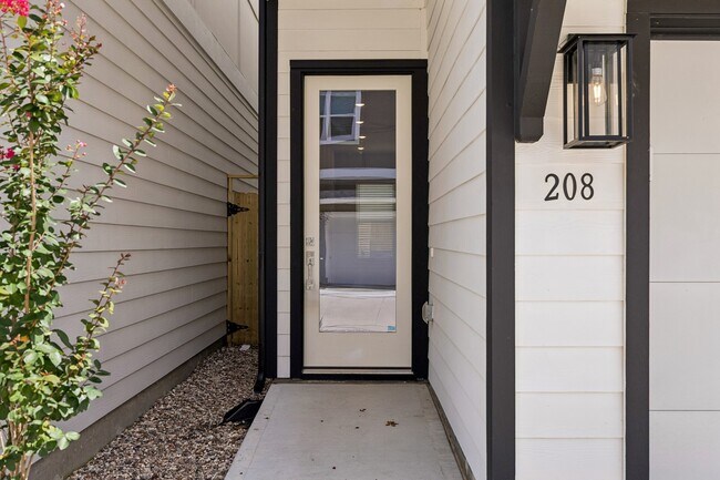 Photo - 206 Clark Rd