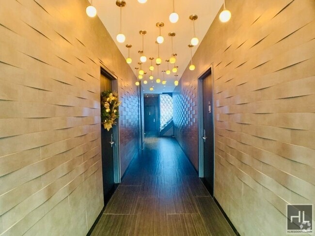 Building Photo - East 13th Street Unit 2C Rental