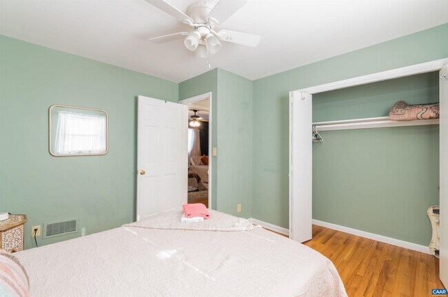 Photo - 707 Rockcreek Rd
