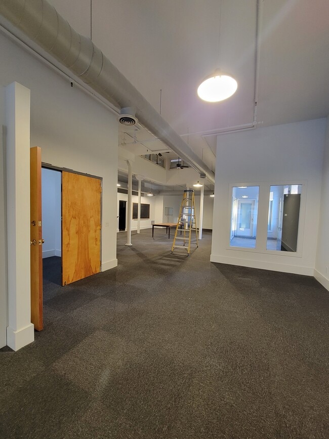 Photo - 122 N 3rd St