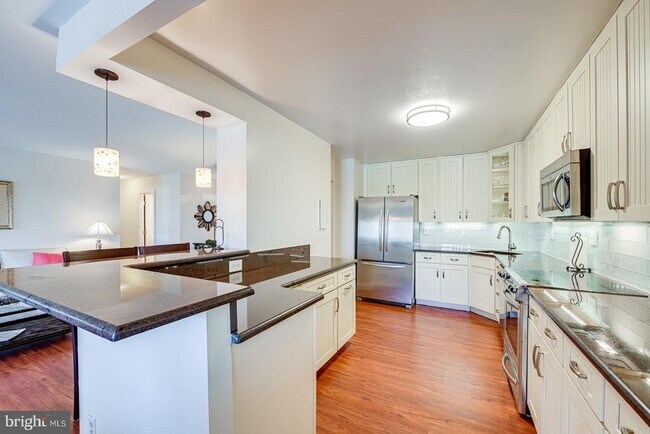 Photo - 8340 Greensboro Dr Unit 521