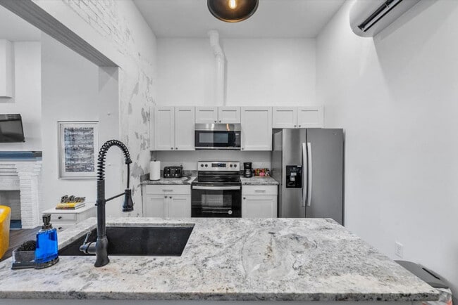 Photo - 18 W Elder St Unit ID1056094P