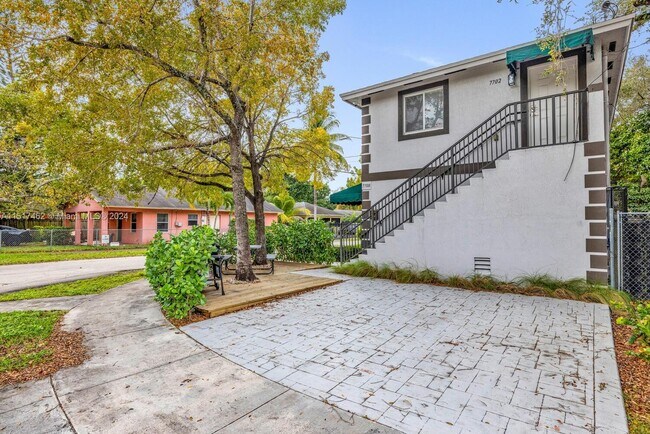 Photo - 7702 NE 3rd Ct