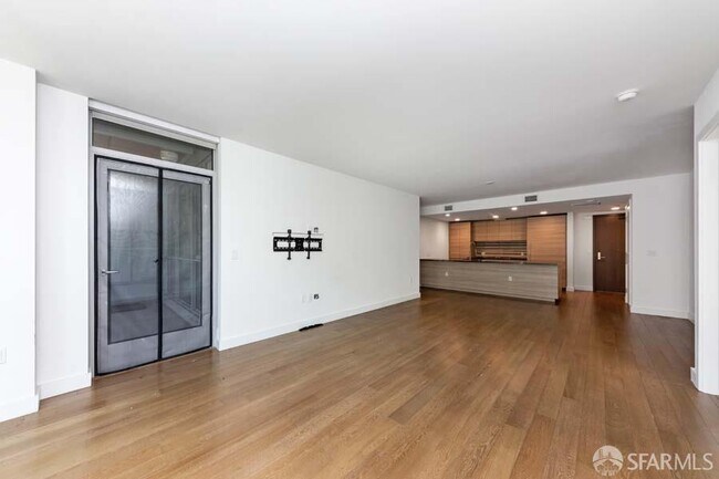 Photo - 708 Long Bridge St