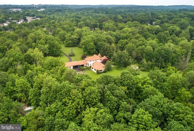 Photo - 125 Edison Furlong Rd