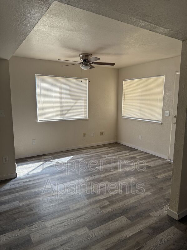 Building Photo - 720 E Elm Ave