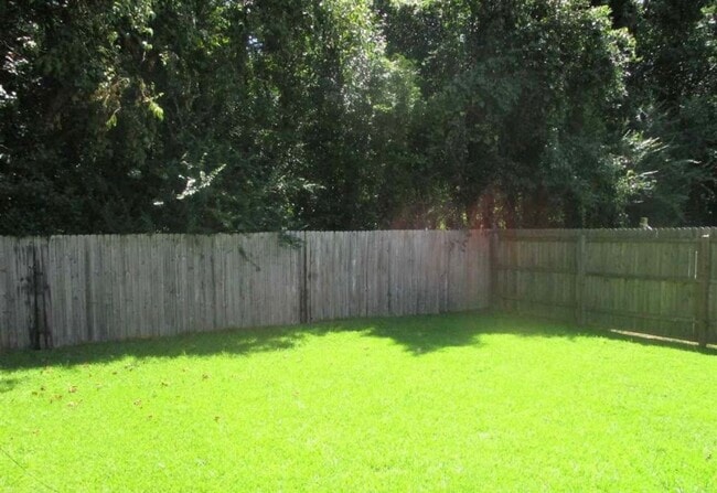 Photo - 3108 Plantation Dr Unit B