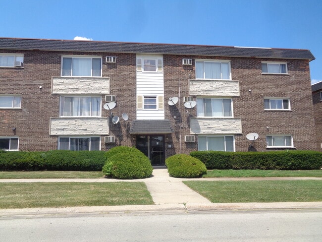Photo - 5740 108th St Unidad 1B Rental
