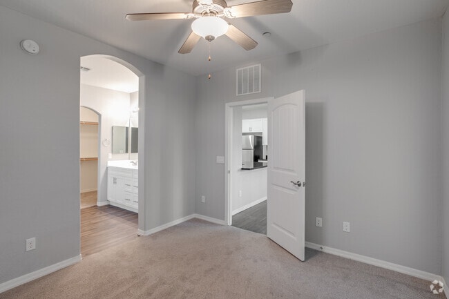 2HAB, 2BA - 1,130 ft² - Santana Ridge Luxury Condominiums