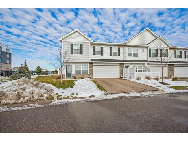 Building Photo - 1203 Lower 143rd St E