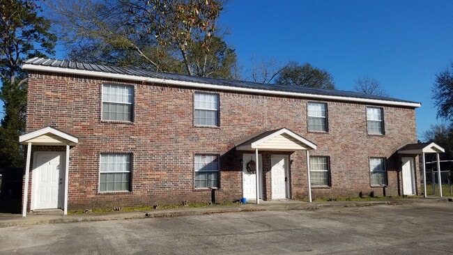 301 E. Elizabeth St. Sulphur La - 301 E Elizabeth St Apartments Unit #2