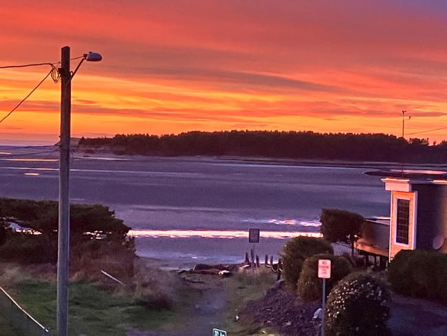 Photo - 2549 Mason St