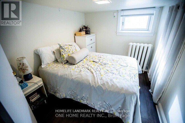 Photo - 245 Sammon Ave