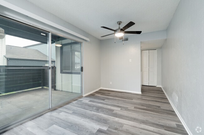 2BR, 2BA - 1050SF | B1
