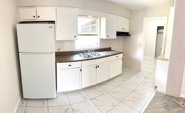 Photo - 2 Bed/1 Bath AVAILABLE NOW!