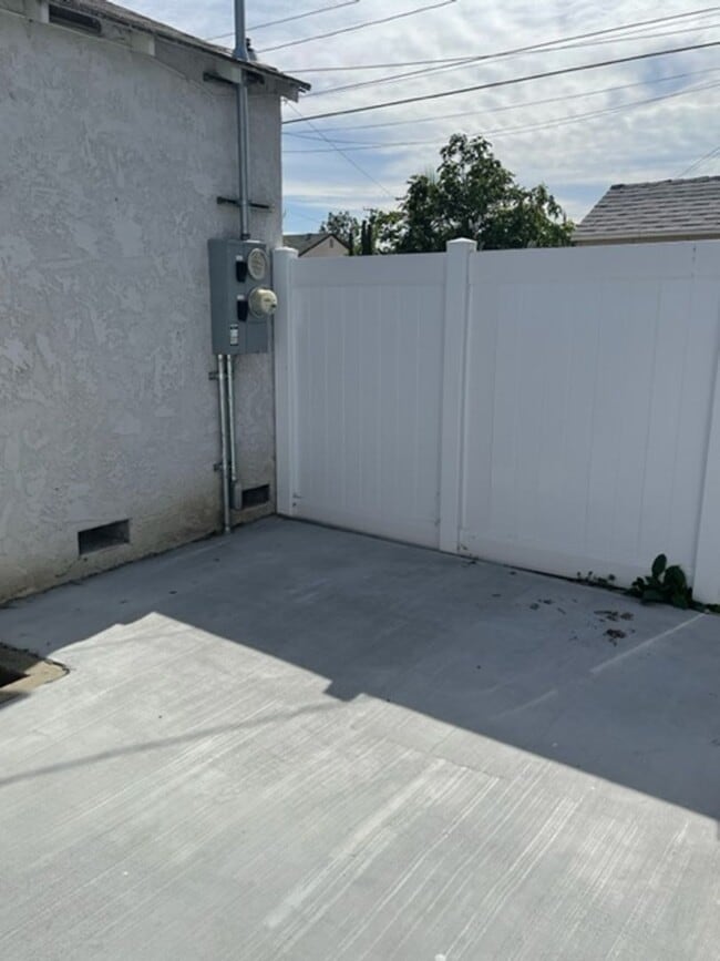 Photo - 913 S Harlan Ave