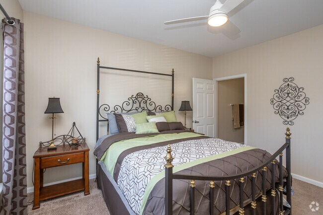 2BR, 2BA - 1,111 SF - Bedroom